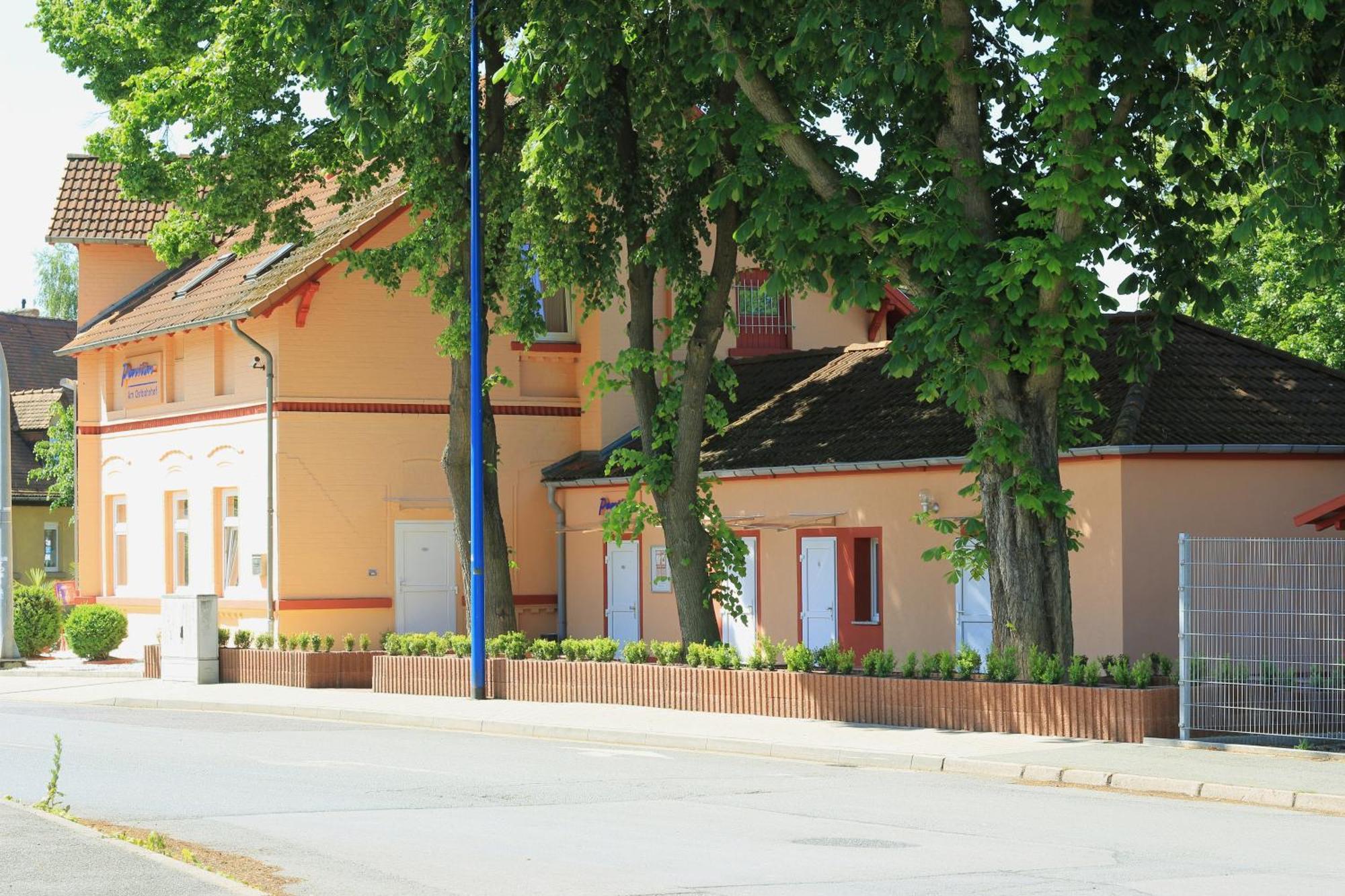 Pension Am Ostbahnhof Гота Экстерьер фото